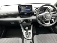 Used Toyota Yaris Design 116 HP (85 kW) 2022 White Hatchback