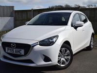 Used Mazda 2 75 HP (55 kW) 2015 White Hatchback