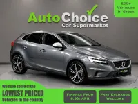 Usado Volvo V40 R-Design 122 HP (89 kW) 2019 Cinzento Citadino