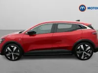 Used Renault Megane E-Tech Komfort 160 kW (218 HP) 2025 Red Hatchback