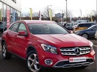 Used Mercedes GLA200 154 HP (113 kW) 2018 Red SUV