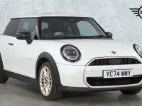 Used Mini Cooper Hatch 154 HP (113 kW) 2024 White Hatchback