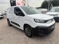 Usado Citroën Berlingo 101 HP (74 kW) 2024 Branco Monovolume