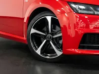 Begagnad Audi TT Black Edition 184 HK (135 kW) 2018 Röd Sportkupé