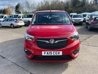 Second-hand Vauxhall Combo Design Edition 130 CP (95 kW) 2019 Roșu Monovolum