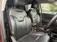 Begagnad Jeep Compass Limited 120 HK (88 kW) 2019 Brun SUV