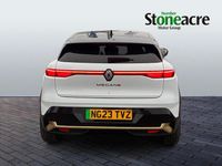 Begagnad Renault Megane E-Tech Iconic 161 kW (220 HK) 2023 Vit Halvkombi