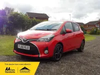 Used Toyota Yaris Design 99 HP (72 kW) 2016 Red Hatchback