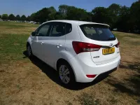 Used Hyundai ix20 Active 123 HP (90 kW) 2011 White Hatchback