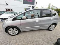 Begagnad Honda Jazz EX 100 HK (73 kW) 2010 Silver Halvkombi