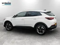 Used Vauxhall Grandland X Sport 130 HP (95 kW) 2018 White SUV
