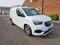 Second-hand Vauxhall Combo 100 CP (73 kW) 2023 Alb Monovolum