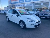 Used Fiat Punto Pop 69 HP (50 kW) 2015 White Hatchback
