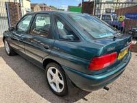 Used Ford Escort 89 HP (65 kW) 1997 Green Hatchback