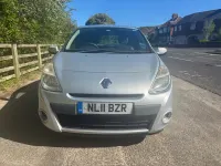 Begagnad Renault Clio II 75 HK (55 kW) 2011 Silver Halvkombi