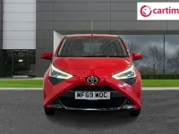 Używany Toyota Aygo X-play 71 KM (52 kW) 2019 Czerwony Hatchback