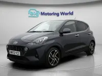 Usado Hyundai i10 Premium 84 HP (61 kW) 2023 Cinzento Citadino