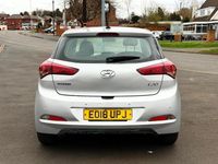 Używany Hyundai i20 SE 84 KM (61 kW) 2018 Srebrny Hatchback