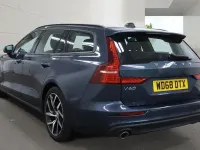 Used Volvo V60 Momentum 250 HP (183 kW) 2018 Blue Estate
