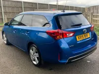 Used Toyota Auris 90 HP (66 kW) 2015 Blue Estate