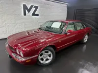 Used Jaguar XJ8 290 HP (213 kW) 2001 Red Sedan
