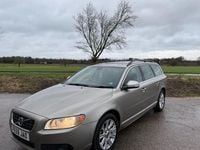 Used Volvo V70 SE 2009 Gold Estate