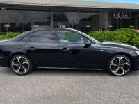Usado Audi A4 Black Edition 163 HP (119 kW) 2022 Preto Sedan