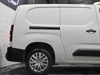 Second-hand Peugeot Partner 131 CP (96 kW) 2021 Alb Monovolum