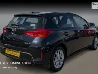 Used Toyota Auris 132 HP (97 kW) 2014 Hatchback