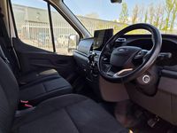 Usado Ford Transit Trend 130 HP (95 kW) 2024 Prateado Van