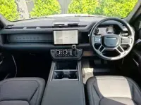 Used Land Rover Defender SE Dynamic 249 HP (183 kW) 2024 White SUV