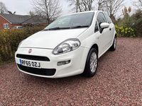 Used Fiat Punto Pop 69 HP (50 kW) 2015 White Hatchback