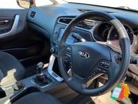 Usado Kia Ceed 135 HP (99 kW) 2018 Vermelho Citadino