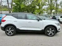 Begagnad Volvo XC40 R-Design 163 HK (119 kW) 2020 Vit SUV
