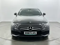 Begagnad Mercedes E220 Premium 194 HK (142 kW) 2017 Svart Sedan