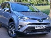 Usado Toyota RAV4 197 HP (144 kW) 2018 Prateado SUV