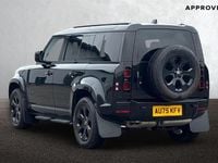 Used Land Rover Defender SE Dynamic 249 HP (183 kW) 2025 Santorini black Estate