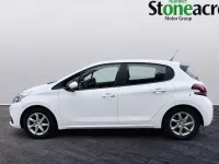 Used Peugeot 208 Active 82 HP (60 kW) 2018 White Hatchback