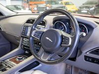 Second-hand Jaguar F-Pace Portfolio 180 CP (132 kW) 2017 Roșu SUV