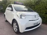 Used Toyota iQ 68 HP (50 kW) 2011 White Hatchback