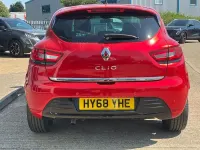 Used Renault Clio Iconic 89 HP (65 kW) 2018 Red