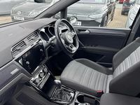 Used VW Touran R-line 190 HP (139 kW) 2019 Black MPV