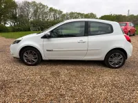 Usado Renault Clio II Dynamique 75 HP (55 kW) 2011 Branco Citadino