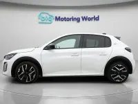 Gebraucht Peugeot 208 GT 100 PS (73 kW) 2024 Weiß Kleinwagen