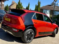 Begagnad Kia e-Niro 150 kW (204 HK) 2022 Orange SUV