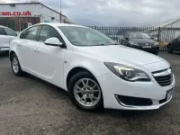 Used Vauxhall Insignia Design Edition 140 HP (102 kW) 2015 White Hatchback