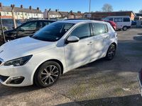 Used Peugeot 308 Allure 120 HP (88 kW) 2016 White Hatchback