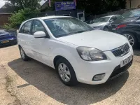 Used Kia Rio 2011 White Hatchback