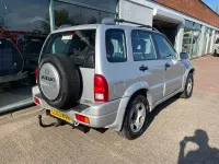 Usado Suzuki Grand Vitara 126 HP (92 kW) 2003 Prateado Carrinha