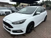 Used Ford Focus ST 250 HP (183 kW) 2015 White Hatchback